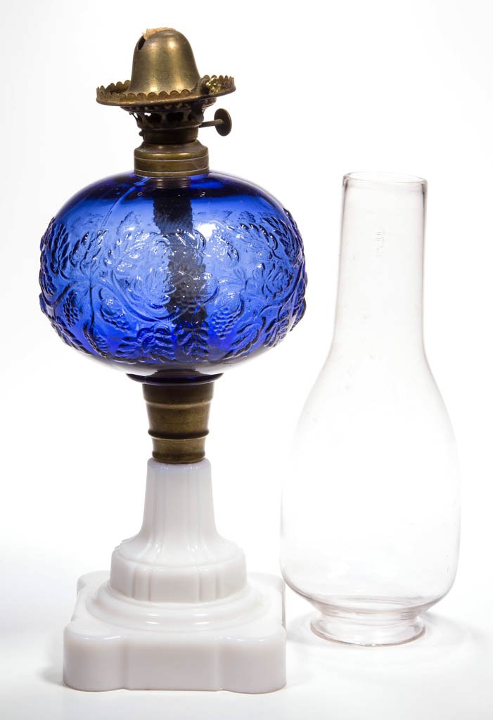 BLACKBERRY KEROSENE STAND LAMP (1 of 1)