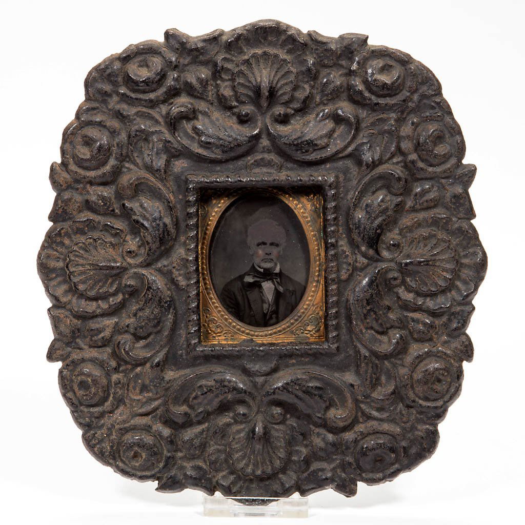 AMERICAN CAST-IRON FRAME (1 of 2)