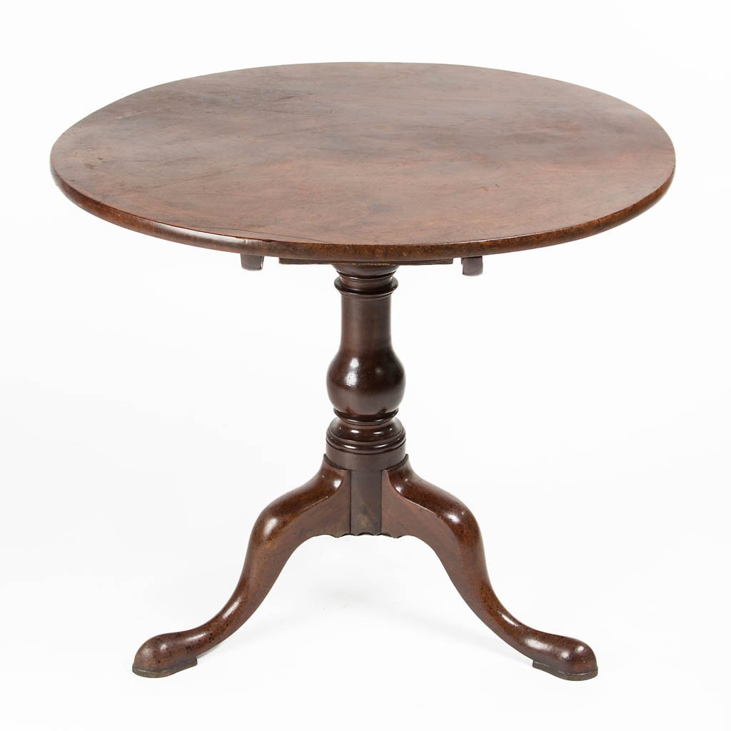 CHIPPENDALE MAHOGANY TILT-TOP TEA TABLE (1 of 4)