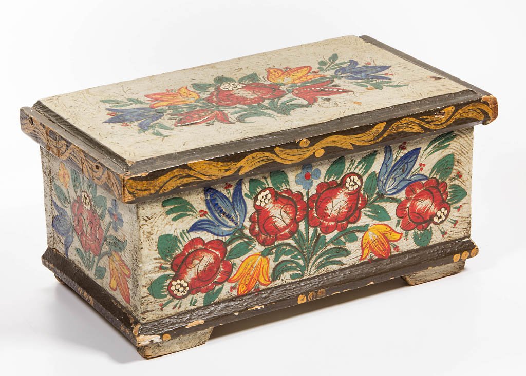 COUNTRY PAINT-DECORATED PINE BOX (1 of 3)