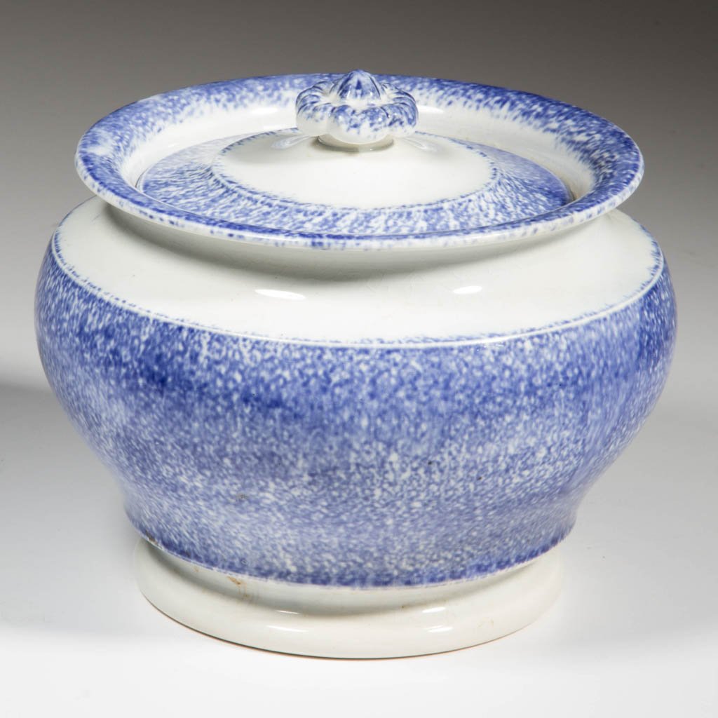 ENGLISH SPATTERWARE SUGAR BOWL WITH COVER (1 of 1)