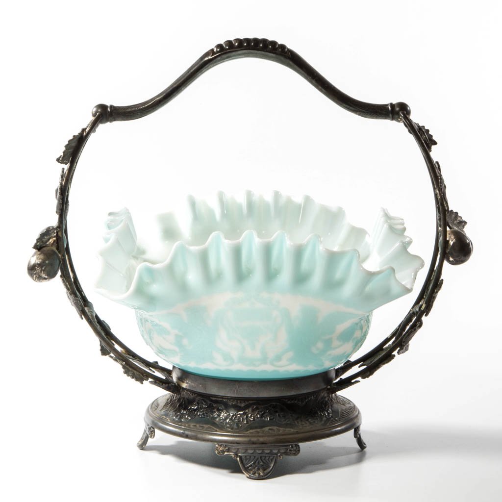 MT. WASHINGTON CAMEO BRIDE'S BASKET (1 of 2)