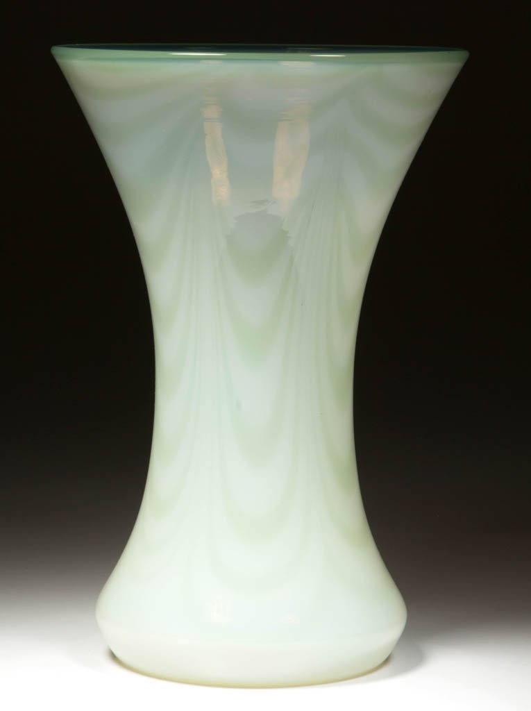 FRY FOVAL ART GLASS VASE (1 of 1)