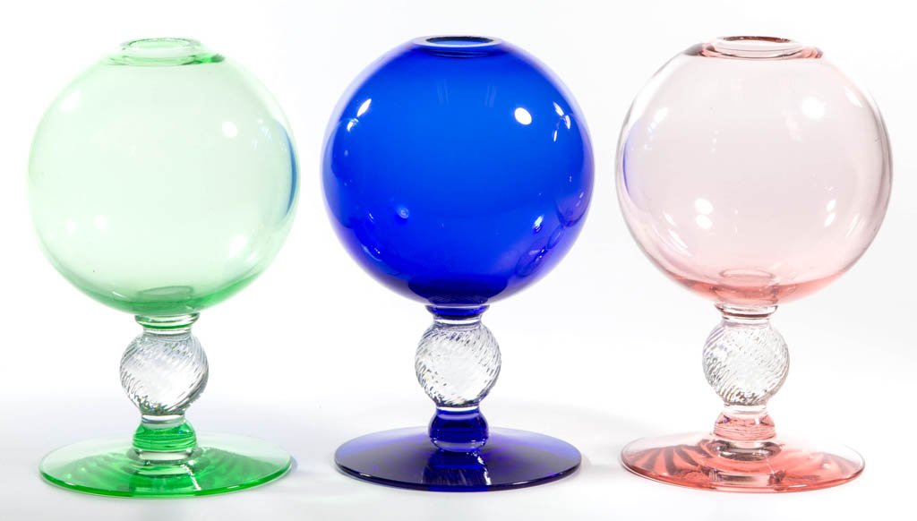 FRY ART GLASS IVY BOWLS, LOT OF THREE: FRY ART GLASS IVY BOWLS, LOT OF THREE, comprising Royal Blue, Rose, and Emerald examples, each with a colorless swirl connector, factory-polished rims. H. C. Fry Glass Co. First half 20th century. 6 3