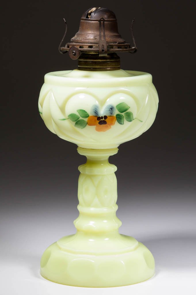 HEART KEROSENE STAND LAMP (1 of 1)