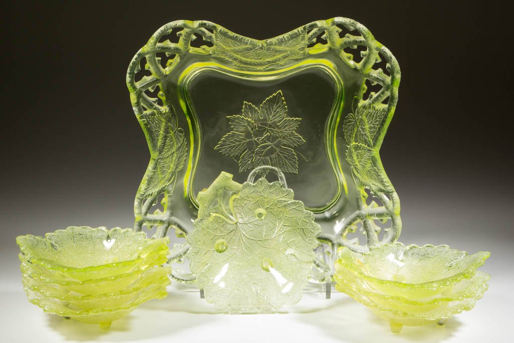 MAPLE LEAF / LEAF WARE (OMN) VARIANT NINE-PIECE BERRY (1 of 1)