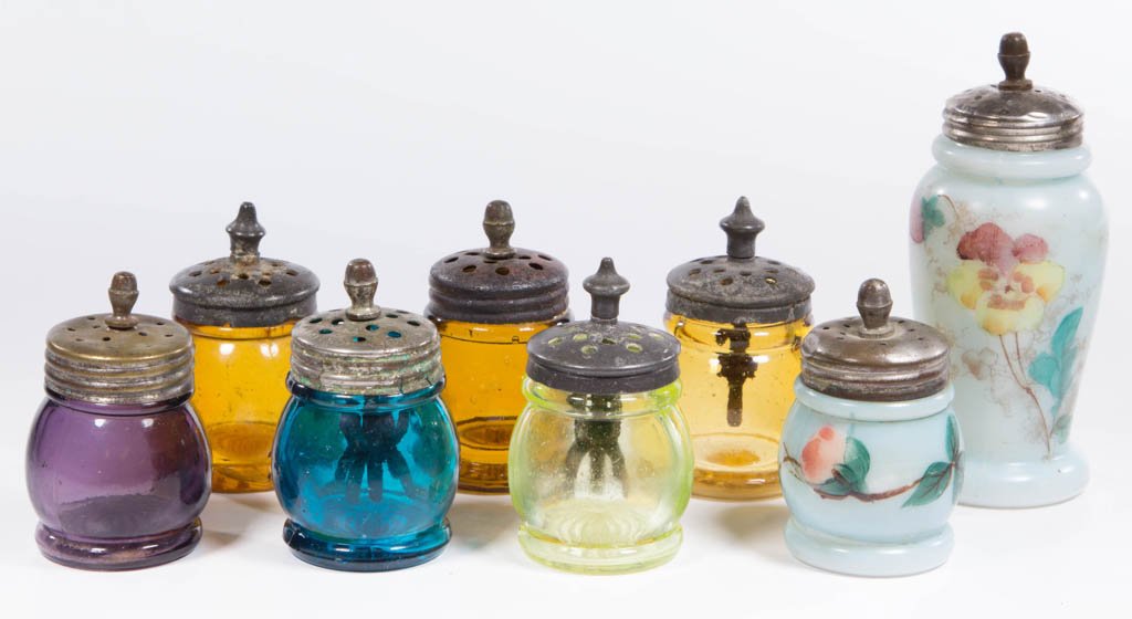 CHRISTMAS AND OTHER SALT / PEPPER SHAKERS, LOT OF EIGHT (1 of 1)