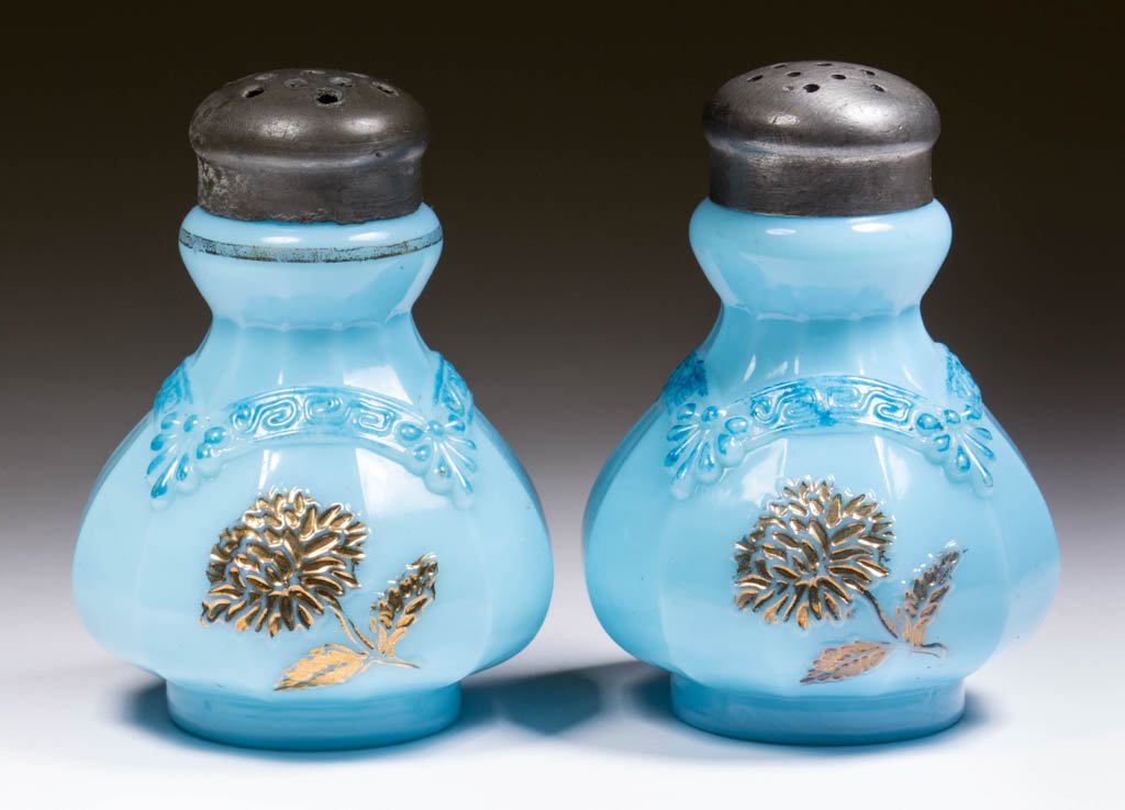 CHRYSANTHEMUM SPRIG / PAGODA (OMN) SALT AND PEPPER (1 of 1)