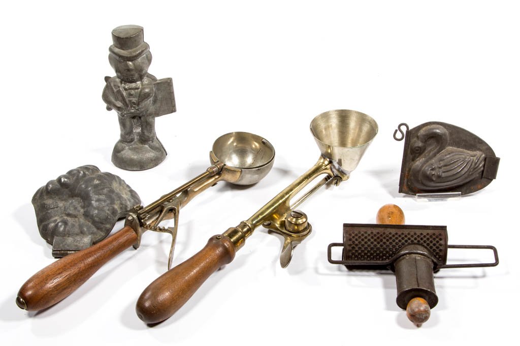 ASSORTED METAL DOMESTIC ARTICLES, LOT OF SIX (1 of 1)