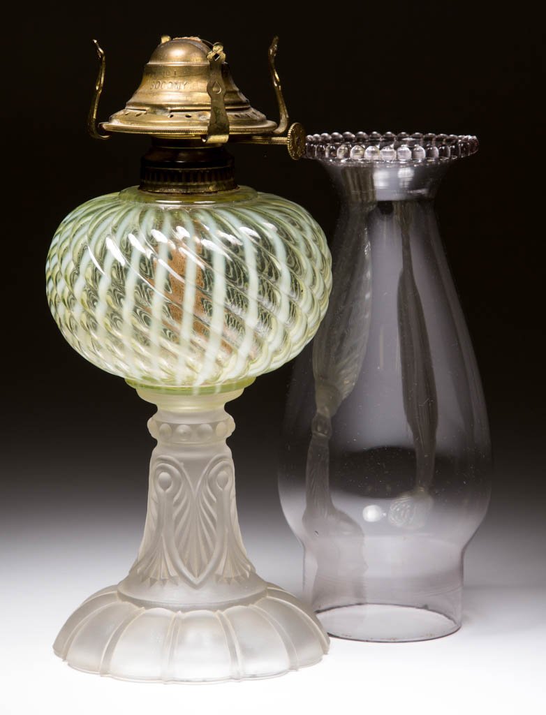 SHELDON SWIRL KEROSENE STAND LAMP (1 of 1)