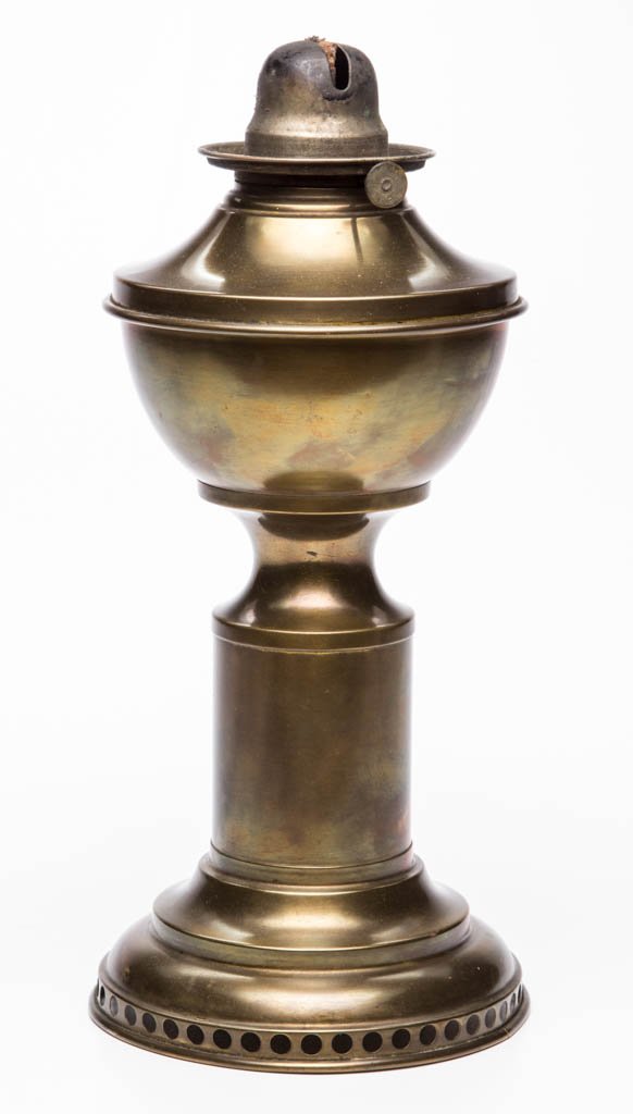 BRASS HITCHCOCK MECHANICAL KEROSENE STAND LAMP (1 of 3)