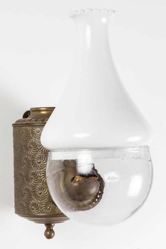 WALLMOUNT BRASS ANGLE LAMP Aug 29, 2015 Jeffrey S. Evans