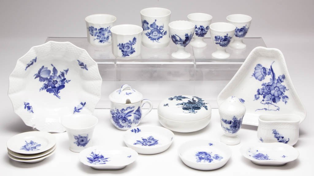 ROYAL COPENHAGEN BLUE FLOWER TABLE ARTICLES, LOT OF 20 (1 of 1)