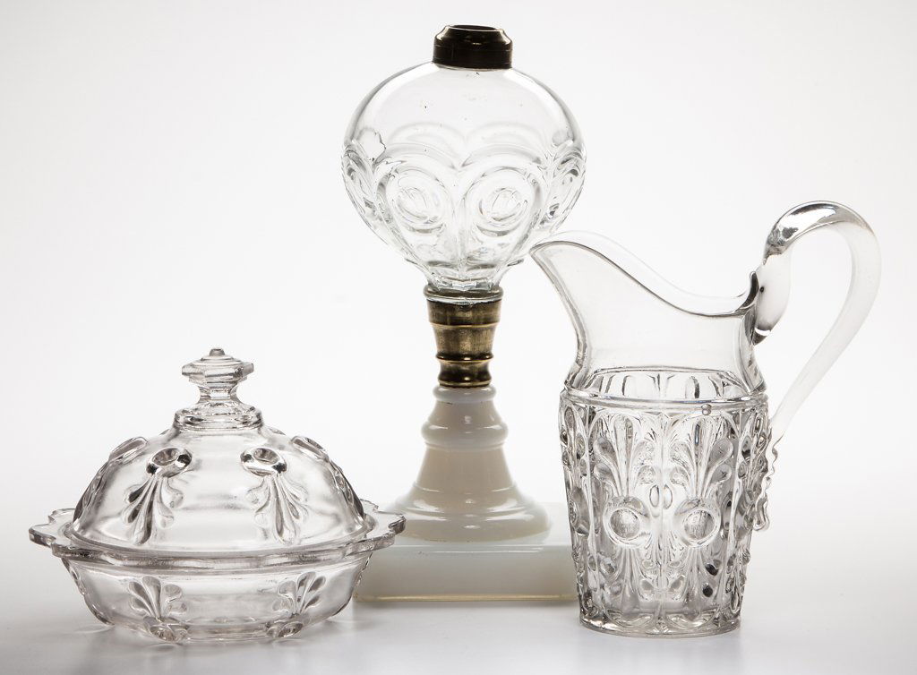 ASSORTED BULL'S EYE PATTERN ARTICLES, LOT OF THREE (1 of 1)