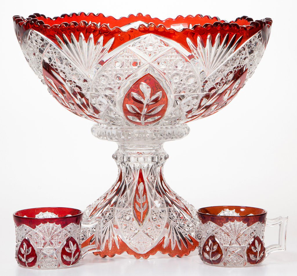 ARCHED LEAF MEDALLION / LEAF-IN-OVAL - RUBY-STAINED (1 of 1)