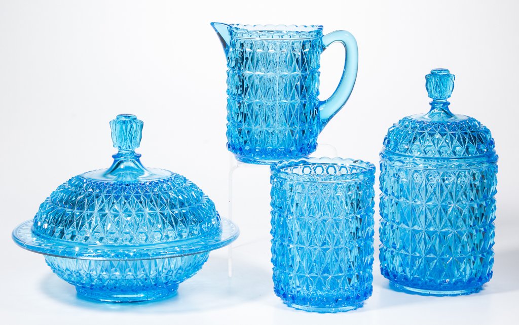 CENTRAL NO. 775 / PRESSED DIAMOND FOUR-PIECE TABLE SET (1 of 1)