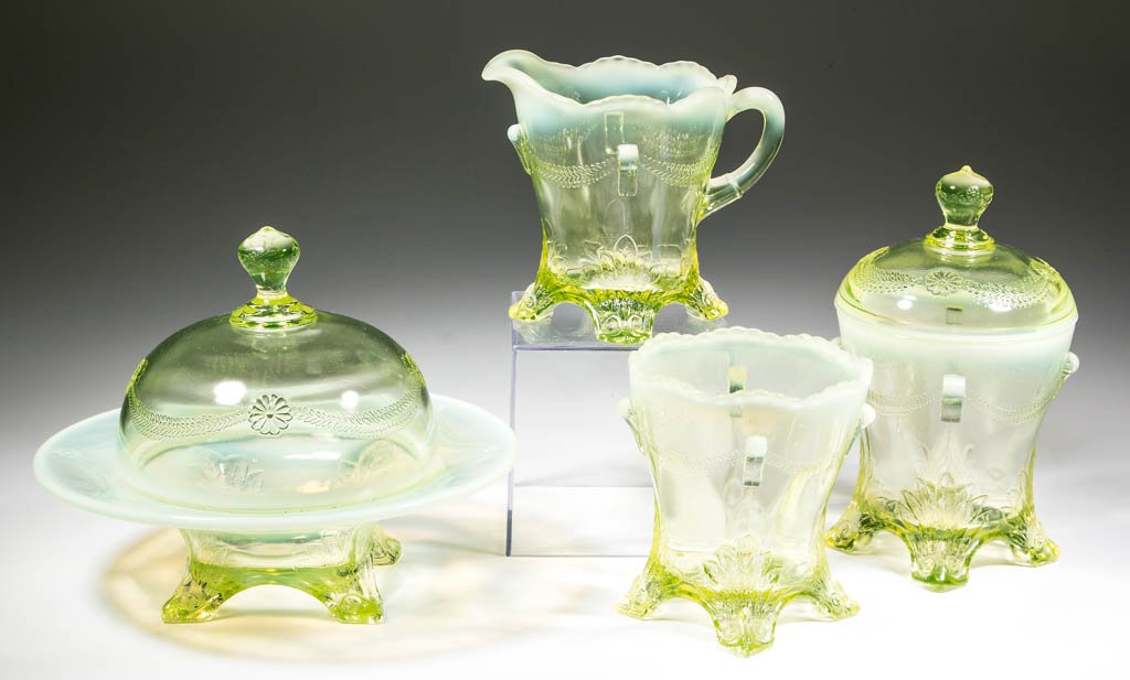 SWAG WITH BRACKETS FOUR- PIECE TABLE SET (1 of 1)