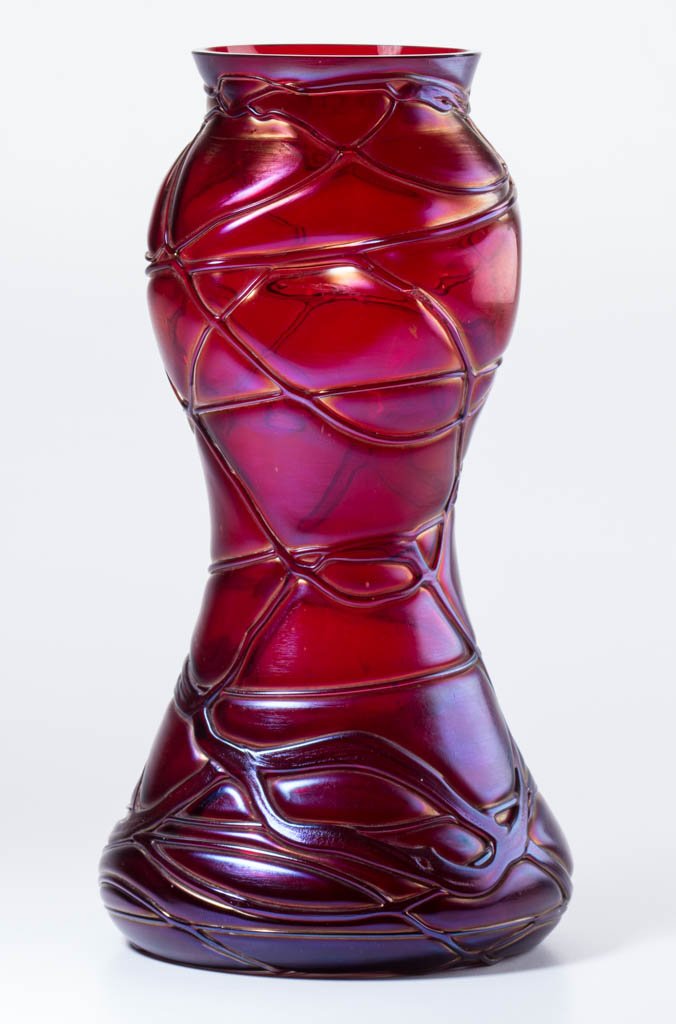 LOETZ-TYPE RANDOM THREADED VASE (1 of 2)
