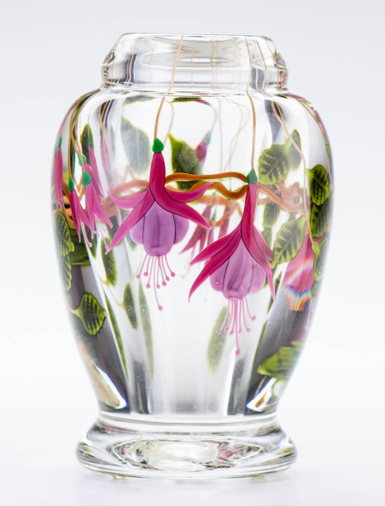 STEVEN LUNDBERG FUSCHIA STUDIO ART GLASS PAPERWEIGHT (1 of 3)