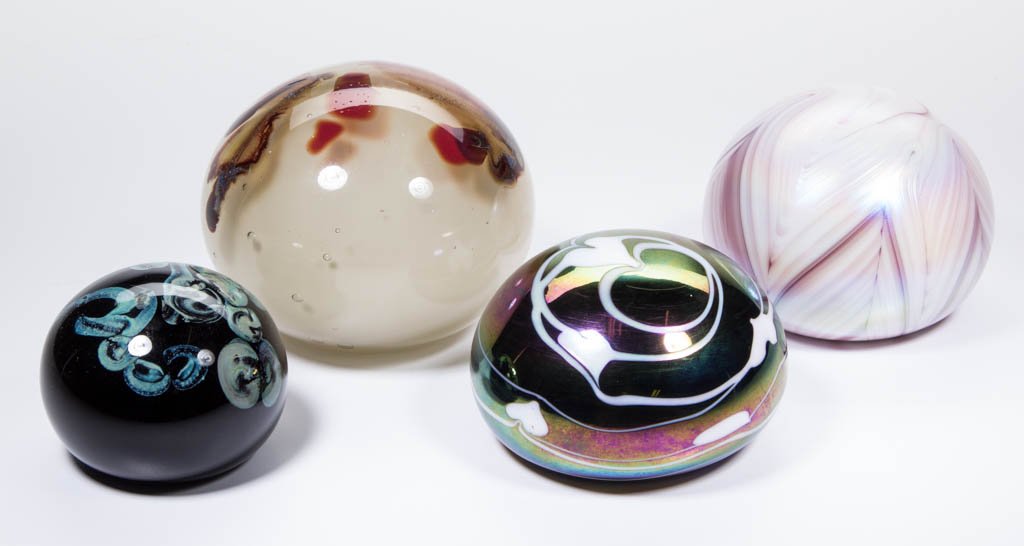 ASSORTED CONTEMPORARY ART GLASS PAPERWEIGHTS, LOT OF (1 of 1)
