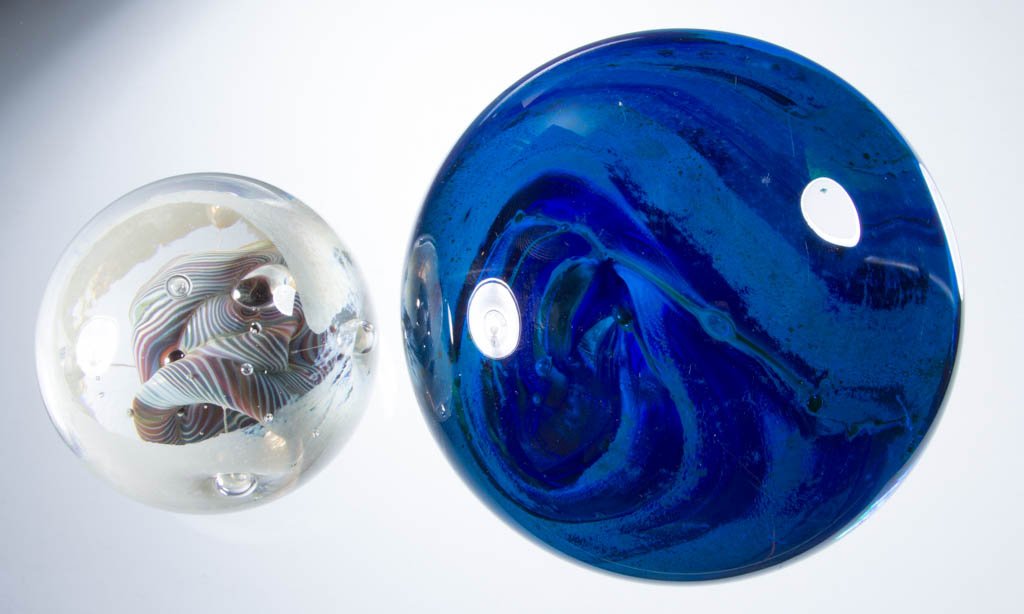 ASSORTED STUDIO ART GLASS PAPERWEIGHTS, LOT OF TWO (1 of 3)