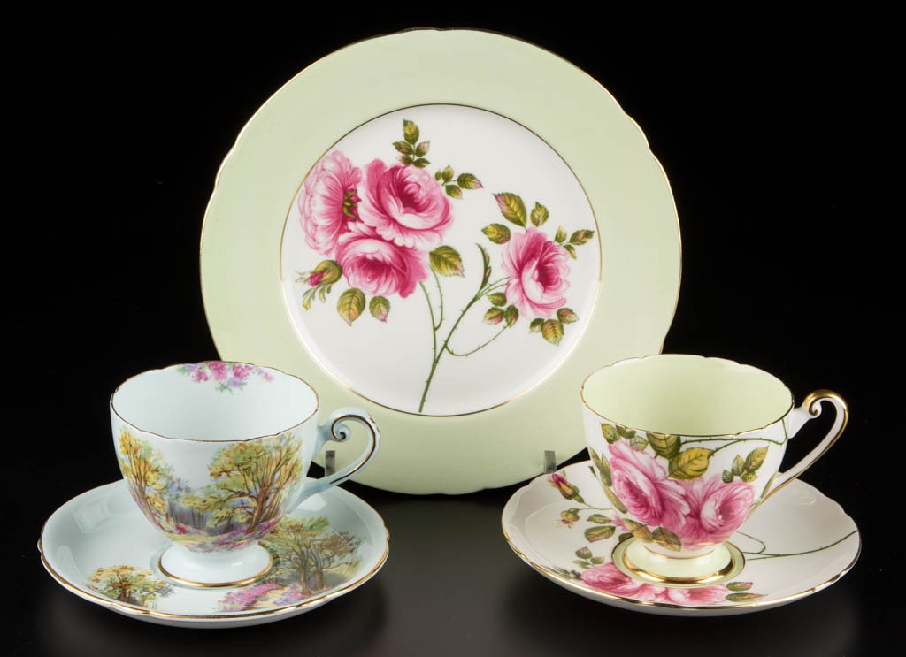 ENGLISH SHELLEY CHINA TABLE ARTICLES, LOT OF FIVE (1 of 1)