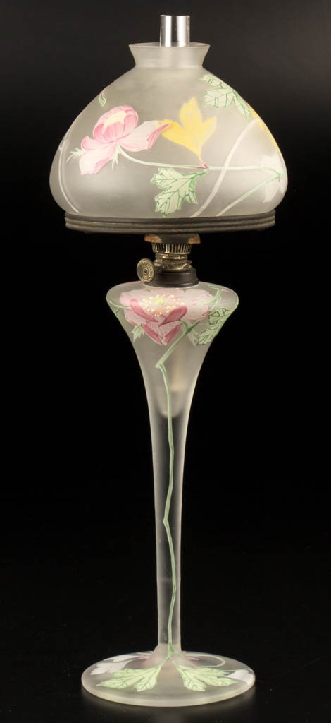 VICTORIAN DECORATED BLOWN GLASS JUNIOR BANQUET LAMP (1 of 1)