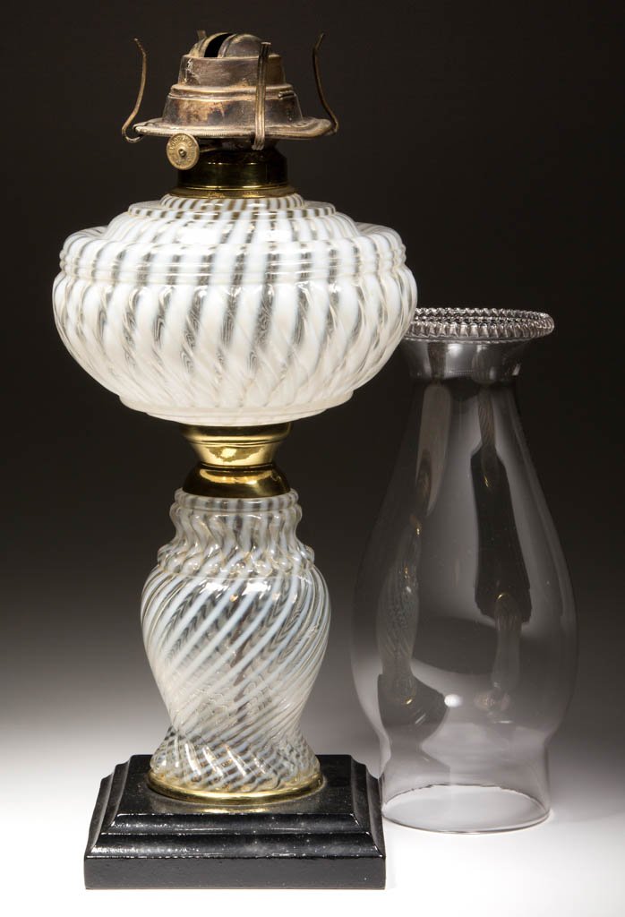 REVERSE SWIRL VARIANT COMPOSITE KEROSENE STAND LAMP (1 of 1)