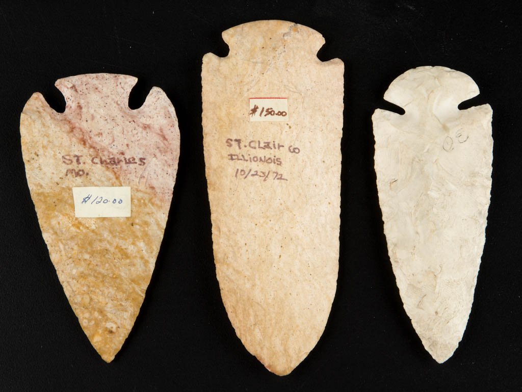 NATIVE AMERICAN STONE POINTS, LOT OF THREE: NATIVE AMERICAN STONE POINTS, LOT OF THREE, each notched, with convex base, one with wide, straight-sided blade. Attributed by William Jack Hranicky as Dovetail points. Attributed to Archaic period, 8