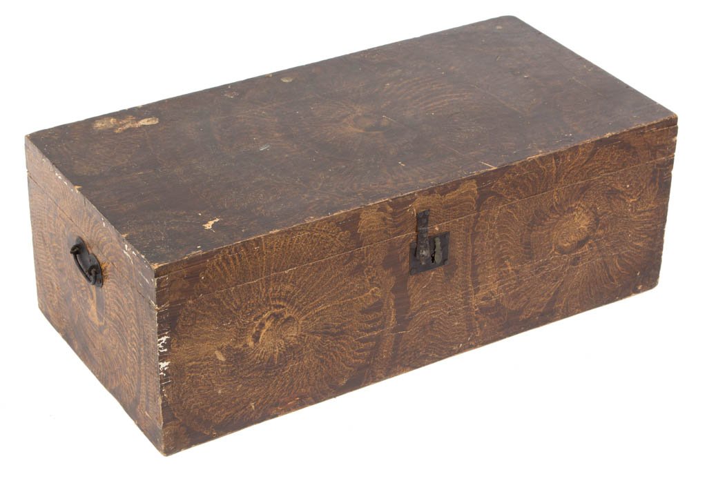 NEW ENGLAND PAINT-DECORATED POPLAR BOX: NEW ENGLAND PAINT-DECORATED POPLAR BOX, flat top, featuring likely original exuberant vinegar grained sponged decoration, retains original iron lock, hasp, and handles. Second quarter 19th century. 10