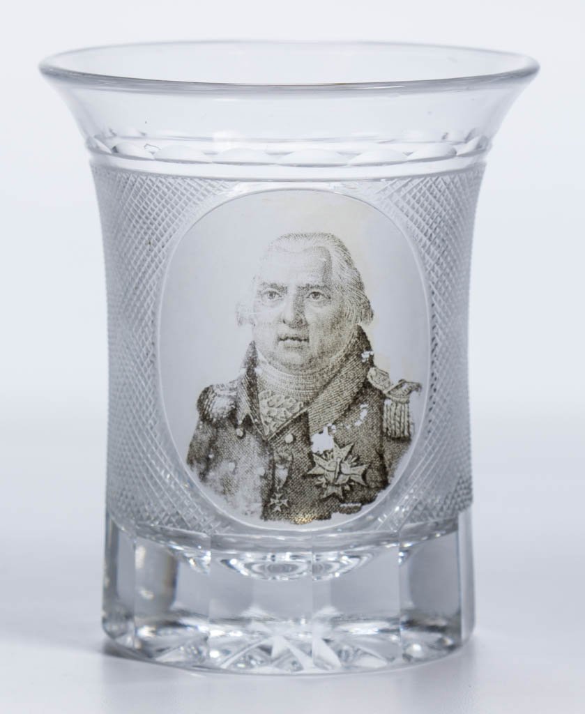 FRENCH CUT AND DECORATED HISTORICAL GLASS BEAKER /: FRENCH CUT AND DECORATED HISTORICAL GLASS BEAKER / TUMBLER, colorless lead glass, cylindrical form decorated with a portrait en grisaille of Louis XVIII in an oval reserve, tiny diamond cutting to rem