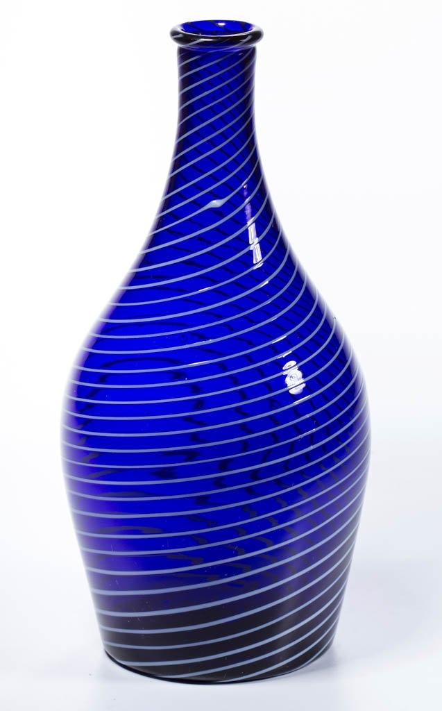 NORWEGIAN FREE-BLOWN QUART DECANTER / KARAFFEL (1 of 1)