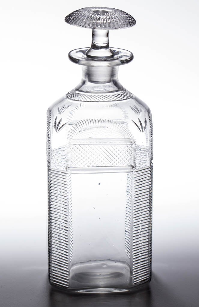 ANGLO-IRISH CUT GLASS PINT DECANTER (1 of 1)