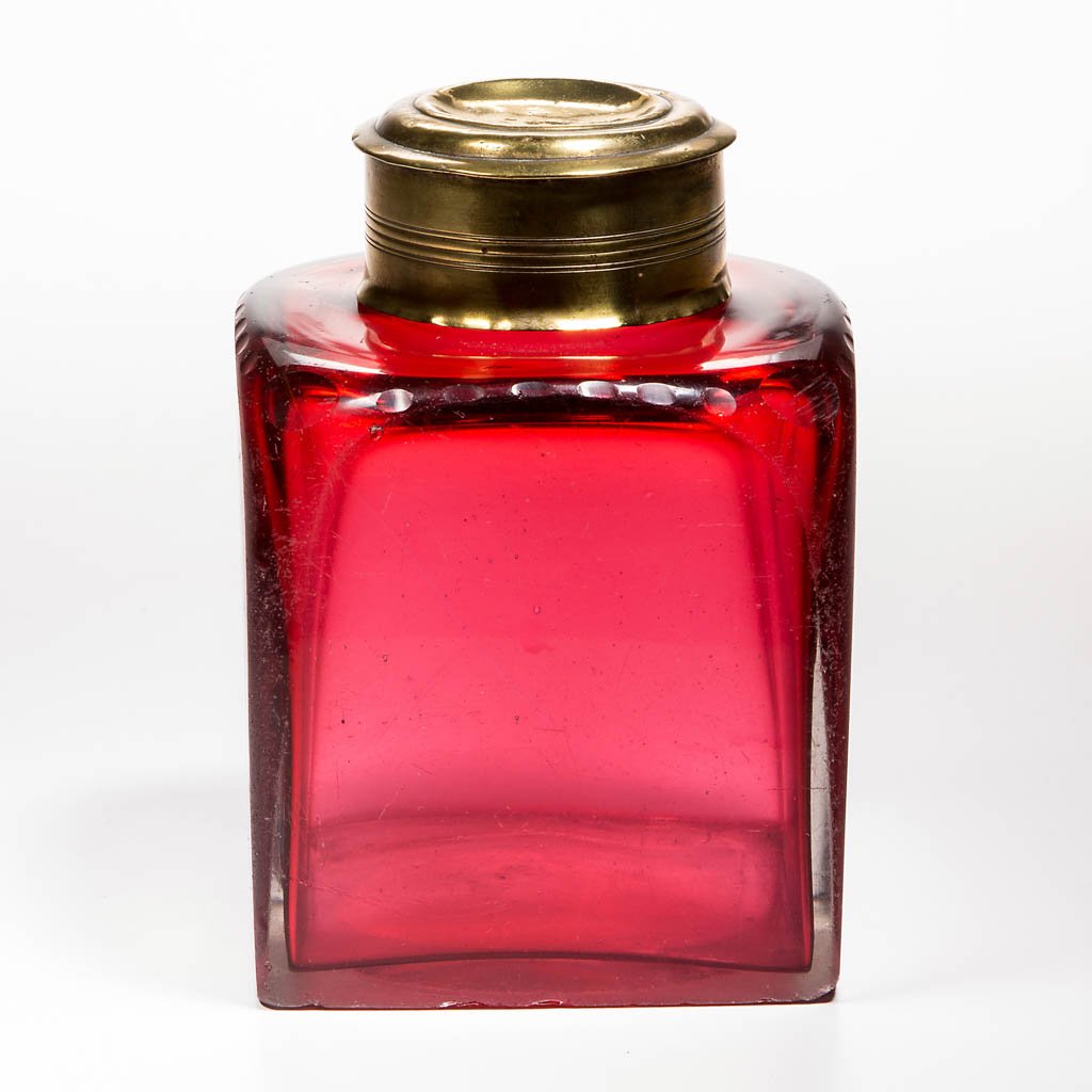 BOHEMIAN OR RUSSIAN BLOWN AND CUT GLASS TEA CADDY / (1 of 3)