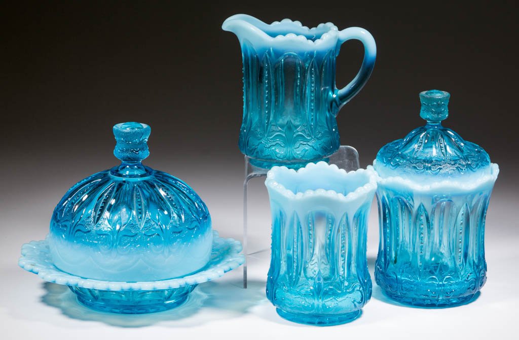 IRIS AND MEANDER / IRIS (OMN) FOUR-PIECE TABLE SET (1 of 1)