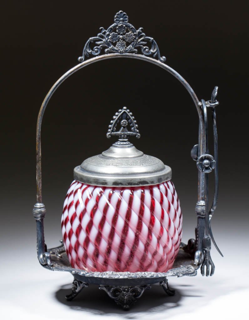 REVERSE SWIRL PICKLE CASTER