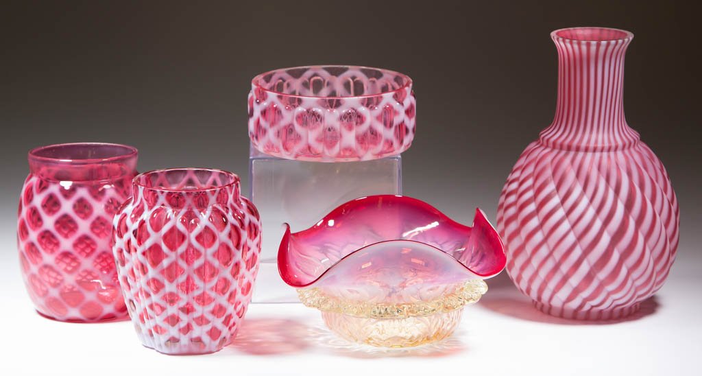 ASSORTED OPALESCENT ARTICLES, LOT OF FIVE (1 of 1)