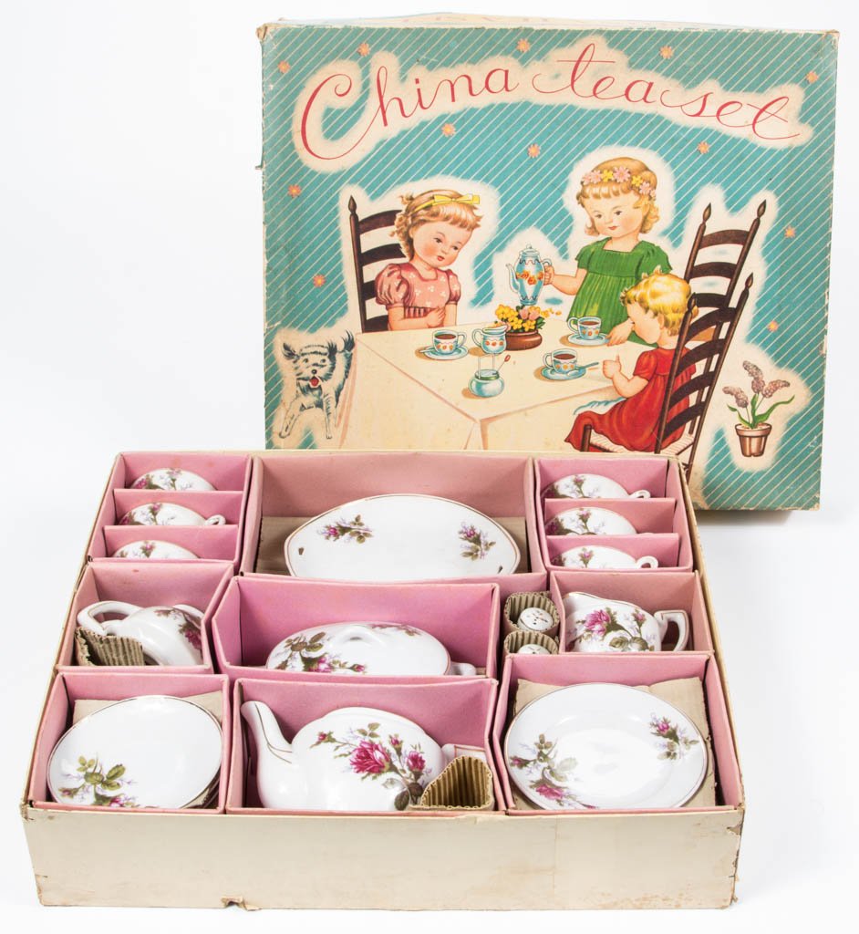 JAPAN MOSS ROSE CHINA 26-PIECE CHILDREN'S TEA SERVICE (1 of 1)