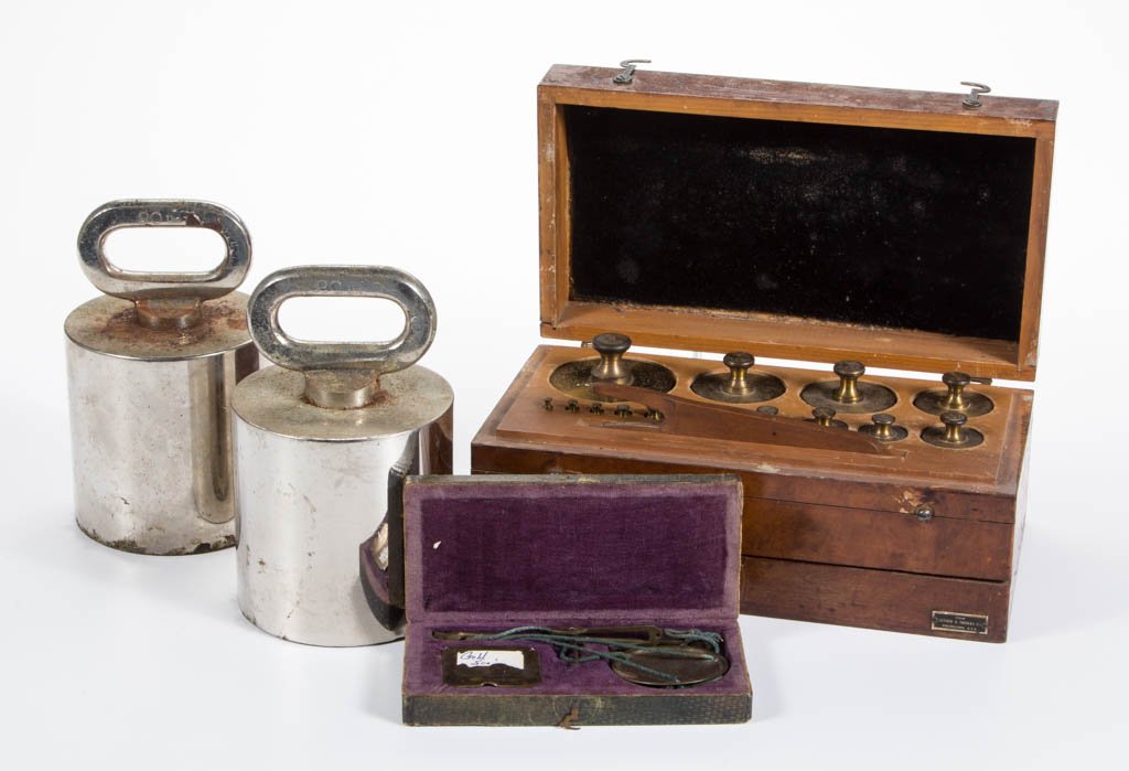 ASSORTED SCALES AND WEIGHTS (1 of 5)