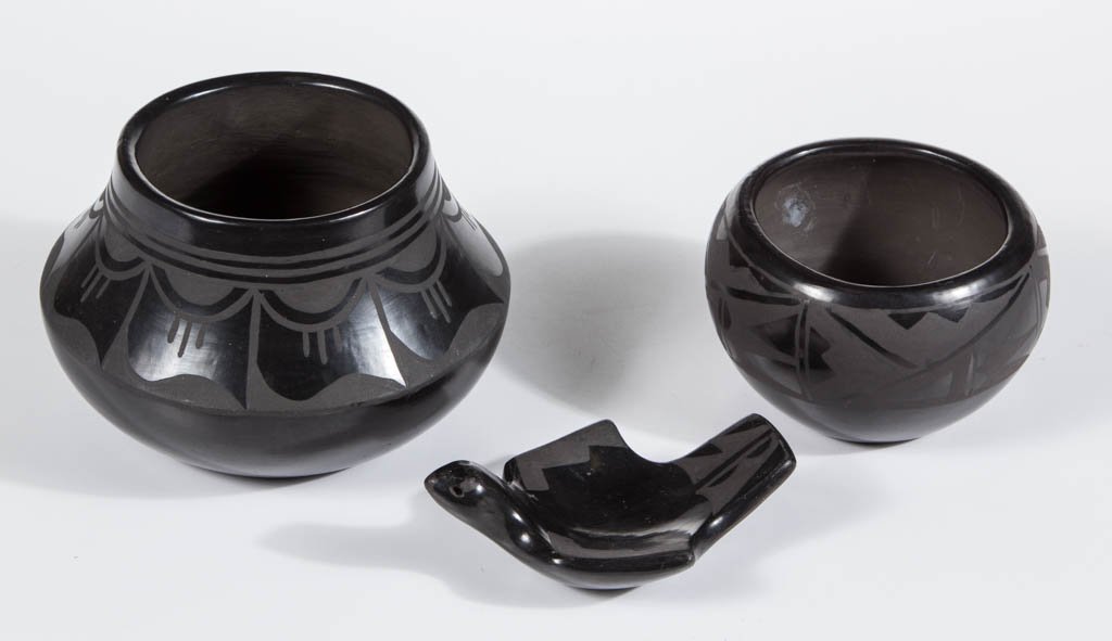 NATIVE AMERICAN SANTA CLARA PUEBLO BLACKWARE POTTERY (1 of 3)