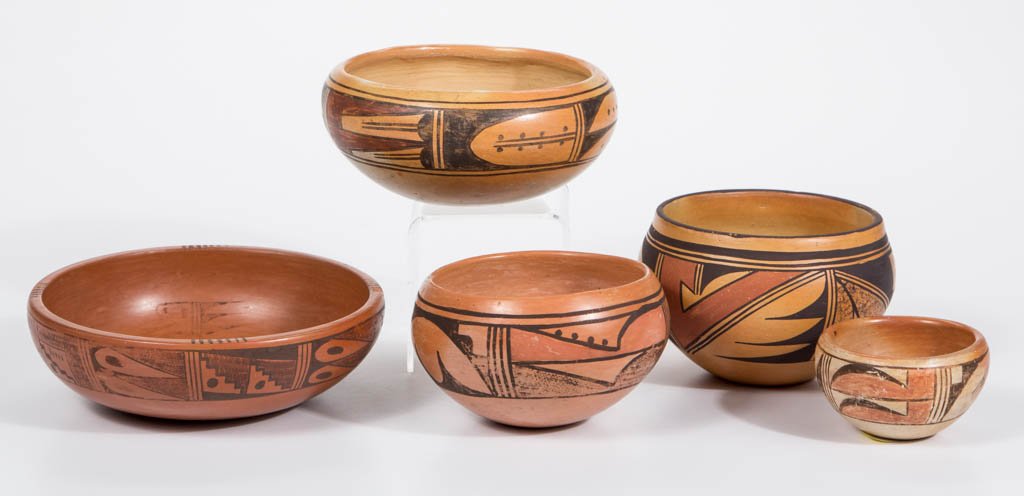 NATIVE AMERICAN HOPI POTTERY BOWLS, LOT OF FIVE (1 of 2)