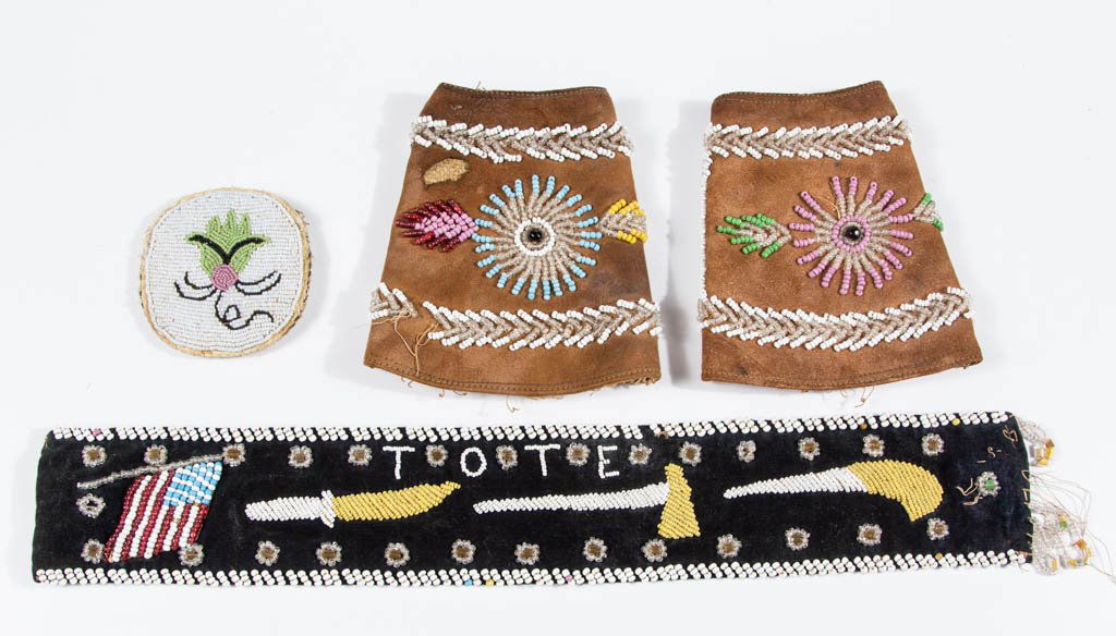 NATIVE AMERICAN BEADWORK ARTICLES, LOT OF FOUR (1 of 2)