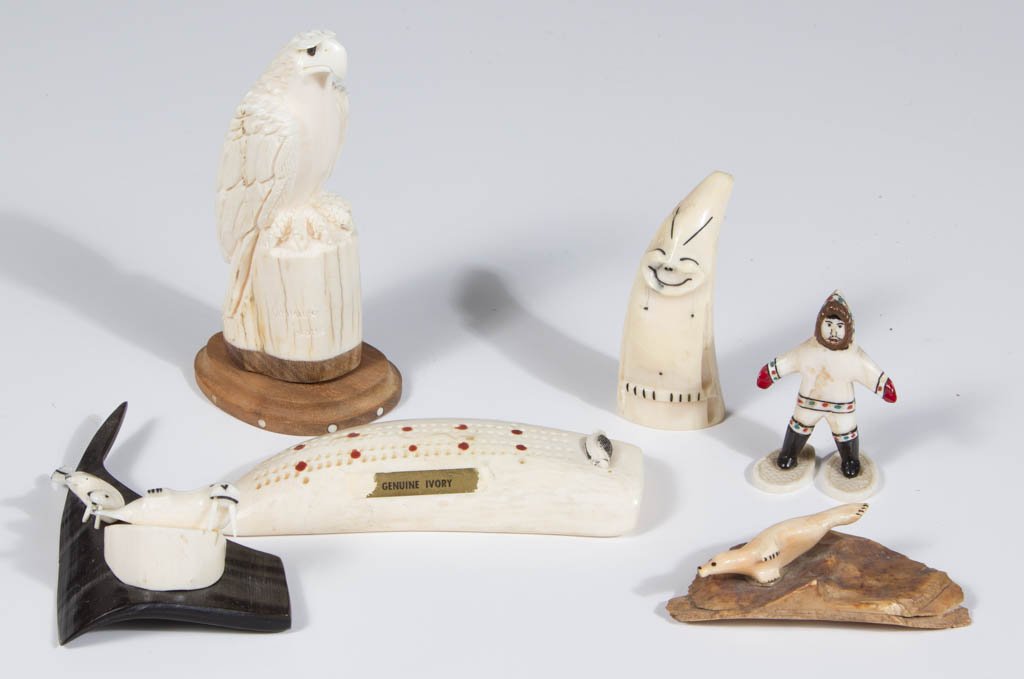 NATIVE AMERICAN INUIT / ESKIMO CARVED ARTICLES, LOT OF (1 of 1)