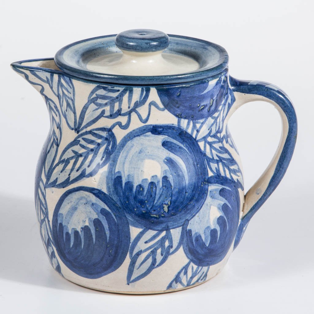 DORCHESTER POTTERY PITCHER WITH COVER (1 of 1)