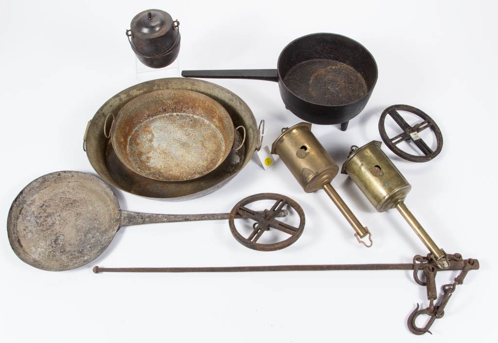 ASSORTED METAL DOMESTIC ARTICLES, LOT OF EIGHT (1 of 1)