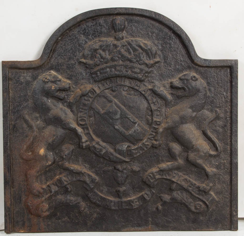 CAST-IRON ARCH-TOP FIREBACK (1 of 1)