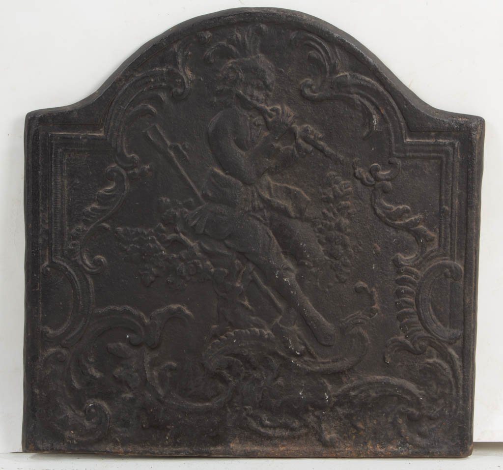 CAST-IRON ARCH-TOP FIREBACK (1 of 1)