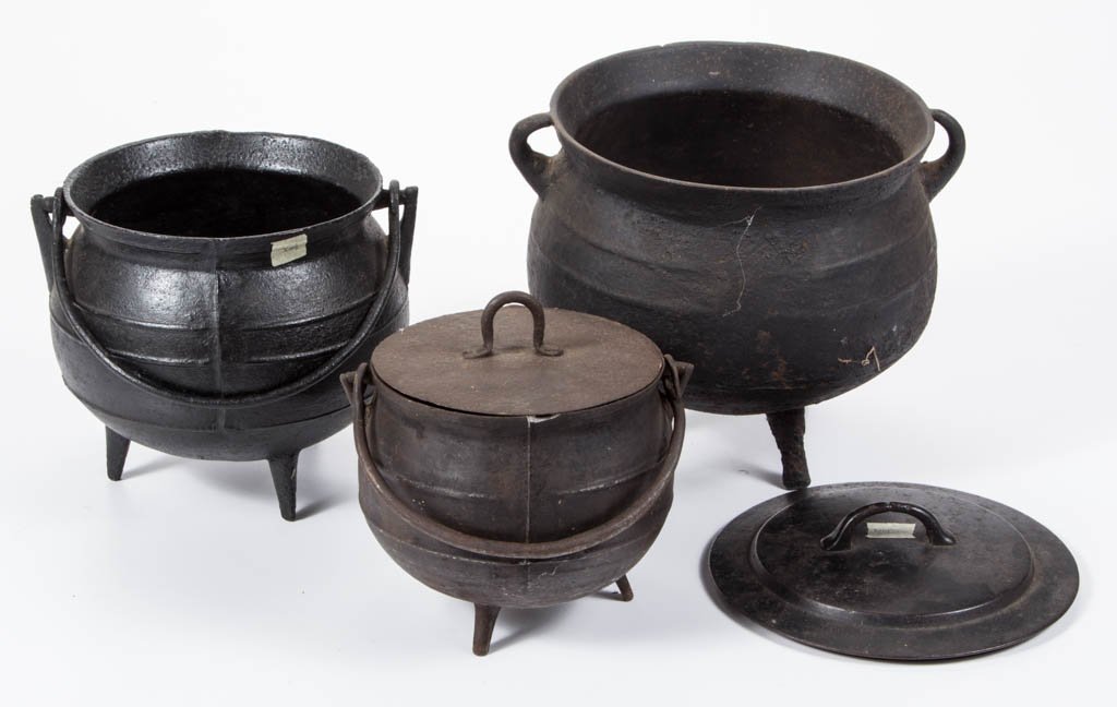 CAST-IRON CAULDRON-FORM HEARTH COOK POTS, LOT OF THREE (1 of 1)