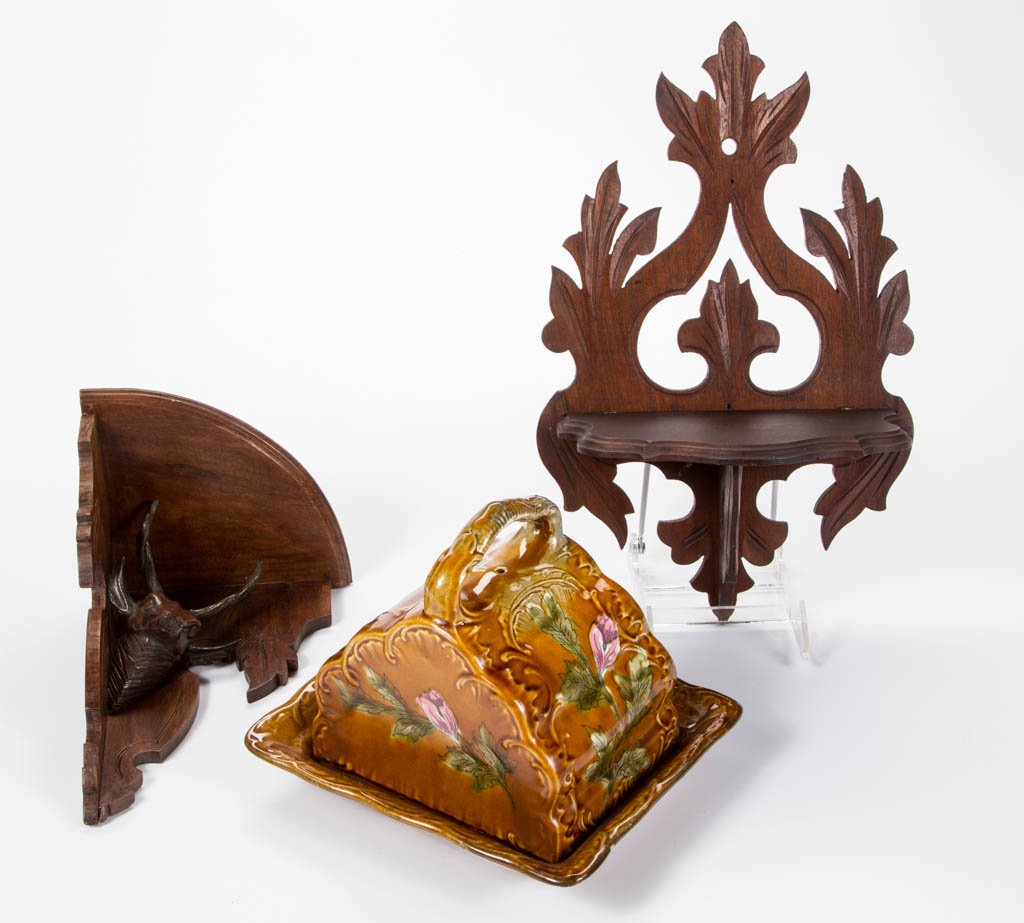 VICTORIAN WALNUT DIMINUTIVE WALL SHELVES, LOT OF TWO (1 of 1)