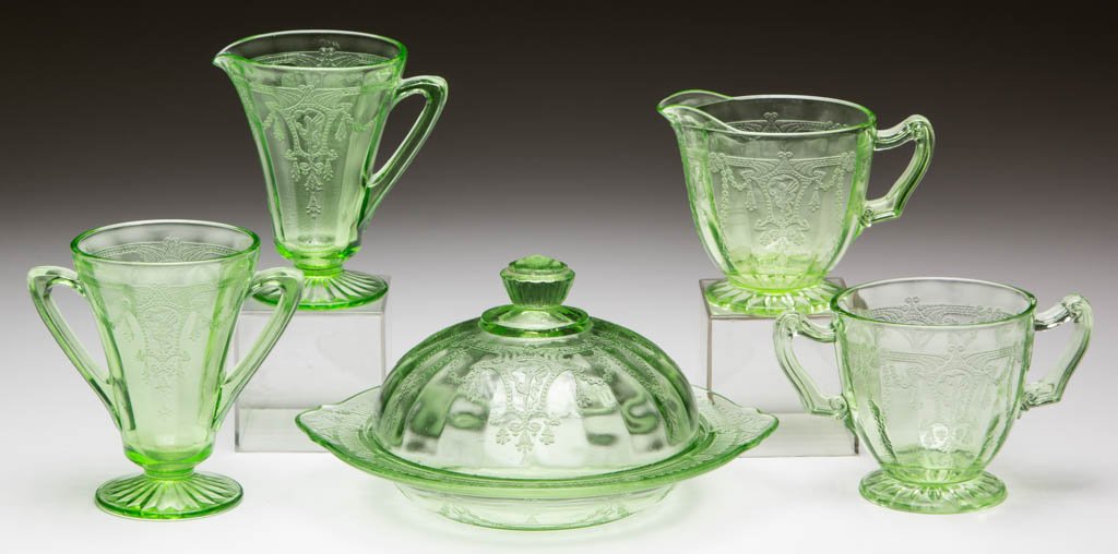 CAMEO DEPRESSION GLASS TABLE ARTICLES, LOT OF FIVE (1 of 1)